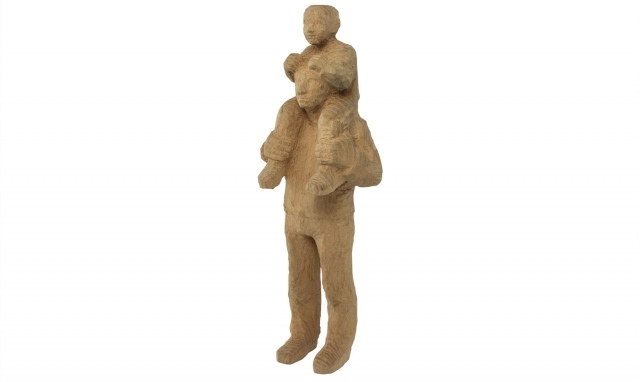 Wood sculpture on the shoulder 